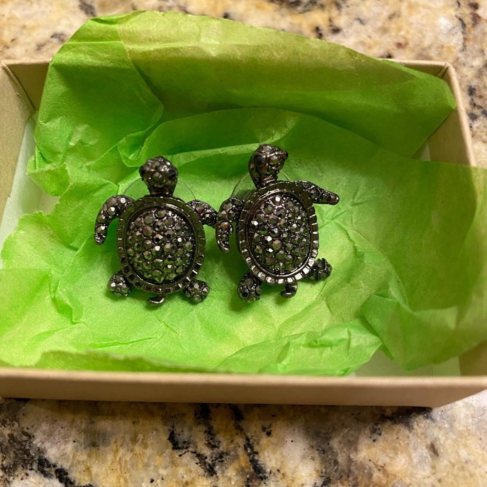 NEW Turtle earrings